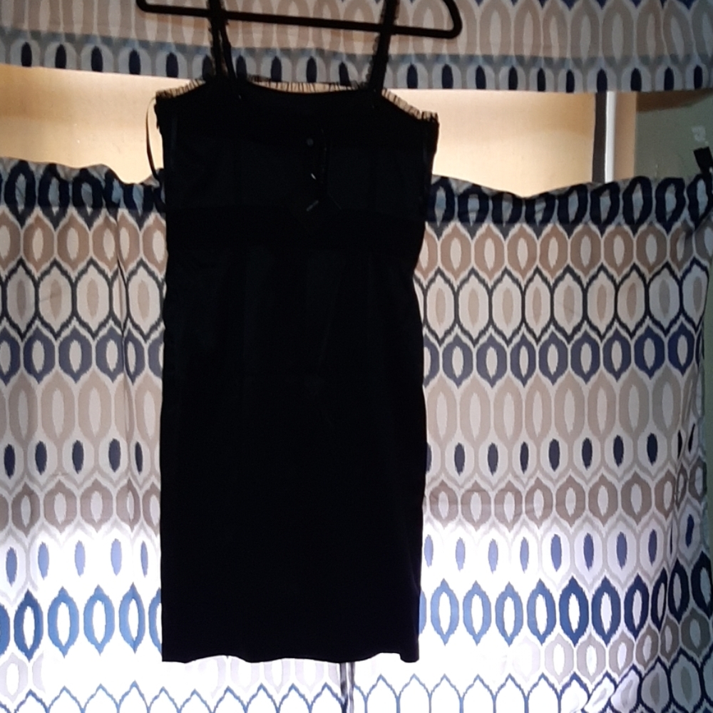 Dress - Picture 3 of 4